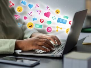 concept-marketing-par-medias-sociaux-pour-marketing-applications_23-2150063140